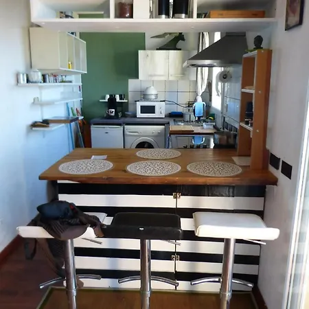 Moderne A Avec Vue Sur La アパート